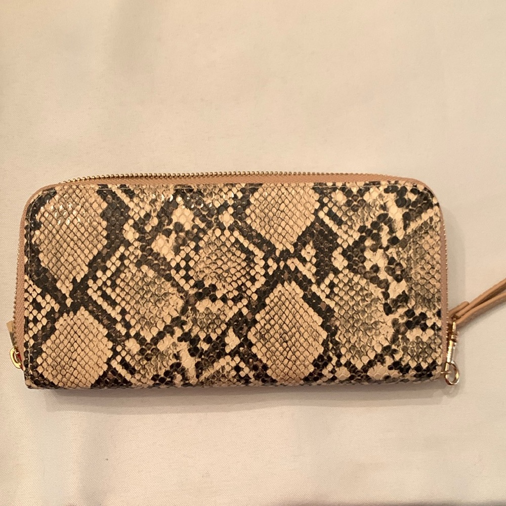 A New Day Snakeskin Wristlet or Wallet - Picture 1 of 3